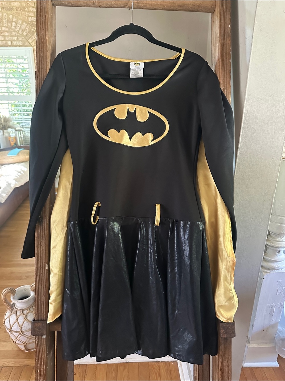 BATMAN ADULT COSTUME DRESS DETACHABLE CAPE 12 - 14 HALLOWEEN DRESS UP COSPLAY